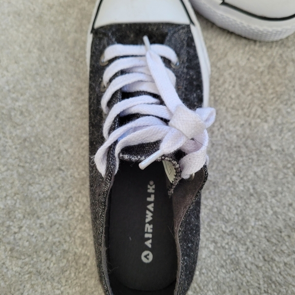 Airwalk shoes NWOT - Picture 3 of 3